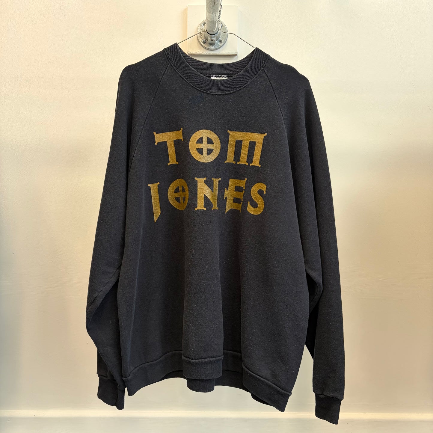 Tom Jones ’94 tour sweatshirt