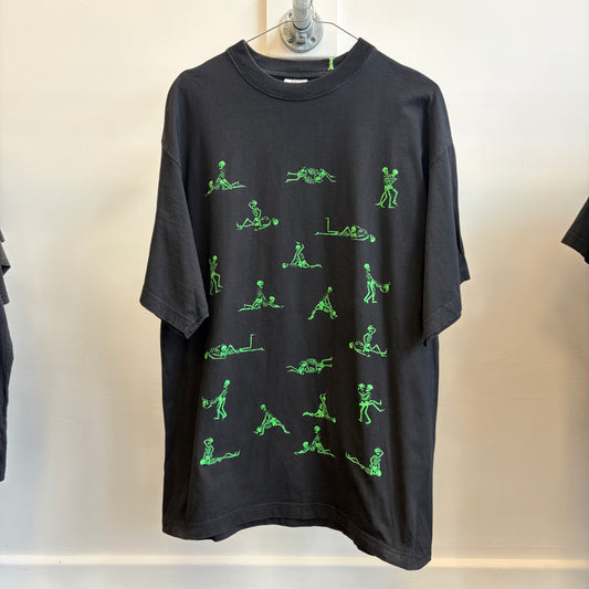 Bone in love tee