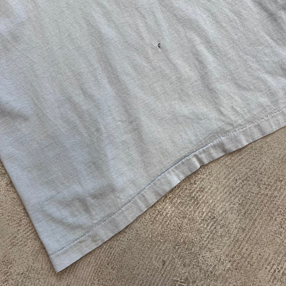 (Help is on the way)... Tee