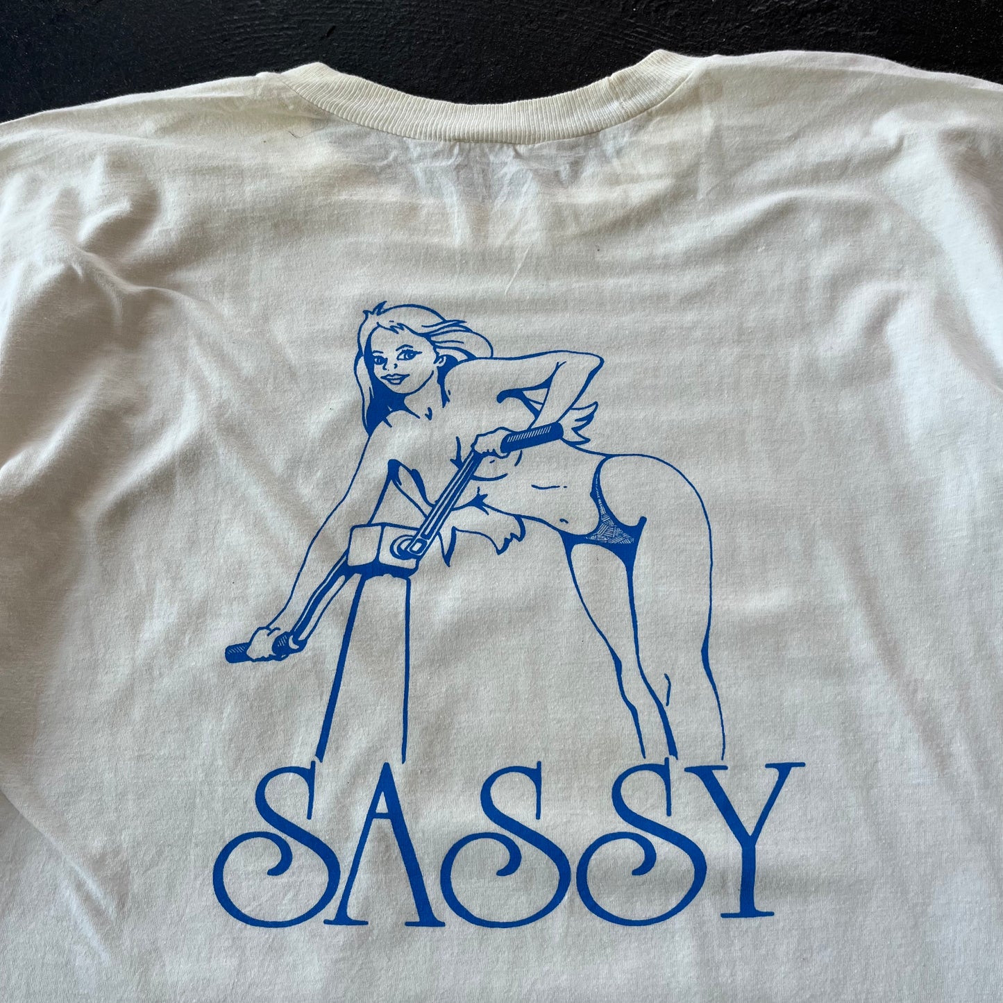 90S SHE'S SASSY T-SHIRT