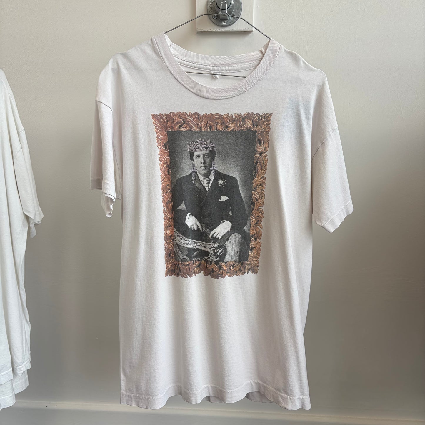 Oscar Wilde 90s tee