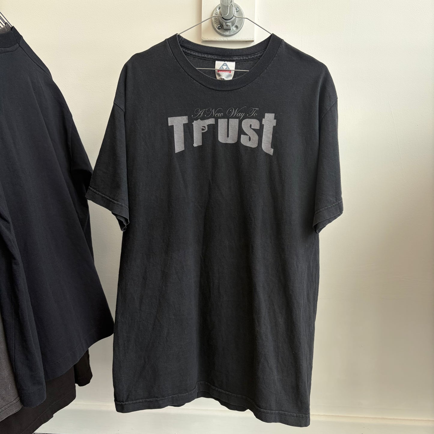 A new way to trust vintage tee